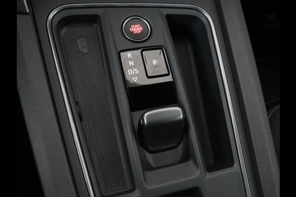 CUPRA Formentor 1.4 eHybrid VZ | 245pk | Stoelverwarming | 360 Camera | Adaptive cruise | Carplay | Navigatie | Sfeerverlichting | Keyless | Sportstoelen | Memory | PHEV | Plug In