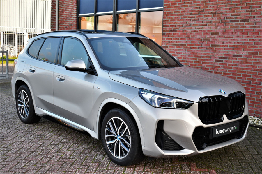 BMW X1 xDrive25e M-Sport Pano Trekhaak Camera 3786km!