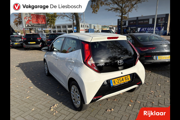 Toyota Aygo 1.0 VVT-i x-play/camera /airco/apple carplay/mf stuur/boeken