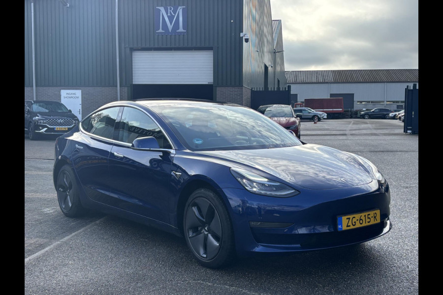 Tesla Model 3 Long Range AWD 75 kWh AFNEEMBARE TREKHAAK | 750KG TREKGEWICHT | ORIGNEEL NL AUTO | RIJKLAAR MET 12 MND BOVAG GARANTIE |