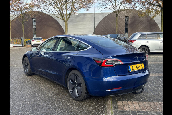 Tesla Model 3 Long Range AWD 75 kWh AFNEEMBARE TREKHAAK | 750KG TREKGEWICHT | ORIGNEEL NL AUTO | RIJKLAAR MET 12 MND BOVAG GARANTIE |