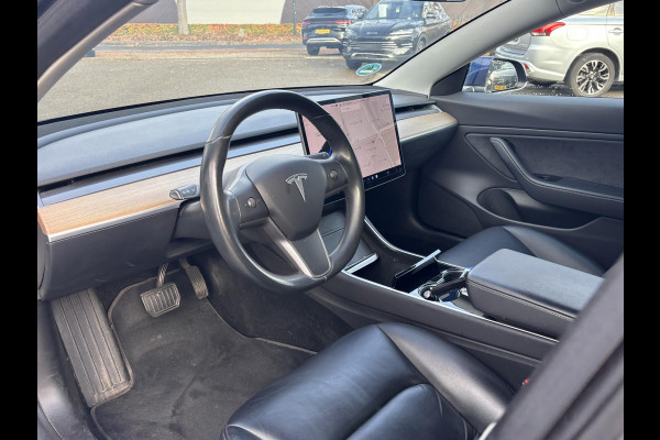 Tesla Model 3 Long Range AWD 75 kWh AFNEEMBARE TREKHAAK | 750KG TREKGEWICHT | ORIGNEEL NL AUTO | RIJKLAAR MET 12 MND BOVAG GARANTIE |