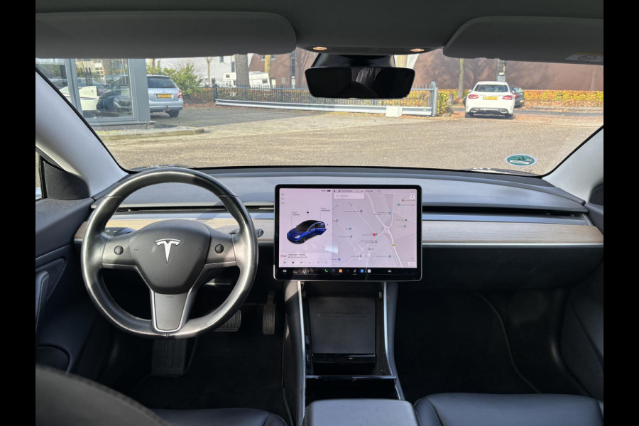 Tesla Model 3 Long Range AWD 75 kWh AFNEEMBARE TREKHAAK | 750KG TREKGEWICHT | ORIGNEEL NL AUTO | RIJKLAAR MET 12 MND BOVAG GARANTIE |