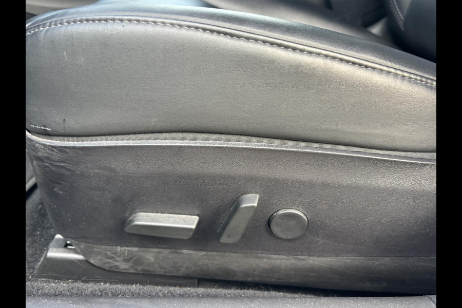 Tesla Model 3 Long Range AWD 75 kWh AFNEEMBARE TREKHAAK | 750KG TREKGEWICHT | ORIGNEEL NL AUTO | RIJKLAAR MET 12 MND BOVAG GARANTIE |