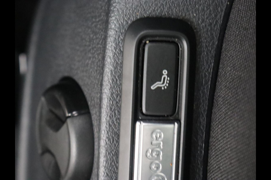 Volkswagen Passat 1.4 TSI PHEV GTE | Trekhaak | Stoelverwarming | Massage | Camera | Carplay | Adaptive cruise | Side Assist | Matrix LED | Navigatie | Parkeerhulp | Plug In