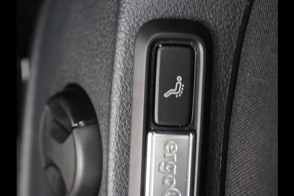 Volkswagen Passat 1.4 TSI PHEV GTE | Trekhaak | Stoelverwarming | Massage | Camera | Carplay | Adaptive cruise | Side Assist | Matrix LED | Navigatie | Parkeerhulp | Plug In