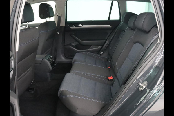 Volkswagen Passat 1.4 TSI PHEV GTE | Trekhaak | Stoelverwarming | Massage | Camera | Carplay | Adaptive cruise | Side Assist | Matrix LED | Navigatie | Parkeerhulp | Plug In