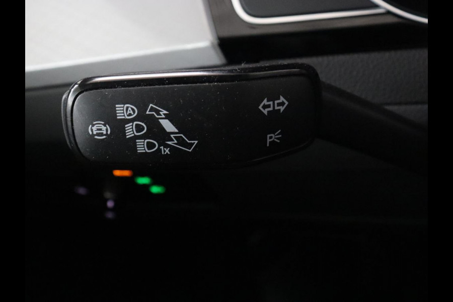 Volkswagen Passat 1.4 TSI PHEV GTE | Trekhaak | Stoelverwarming | Massage | Camera | Carplay | Adaptive cruise | Side Assist | Matrix LED | Navigatie | Parkeerhulp | Plug In