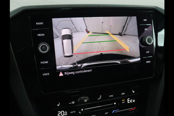 Volkswagen Passat 1.4 TSI PHEV GTE | Trekhaak | Stoelverwarming | Massage | Camera | Carplay | Adaptive cruise | Side Assist | Matrix LED | Navigatie | Parkeerhulp | Plug In