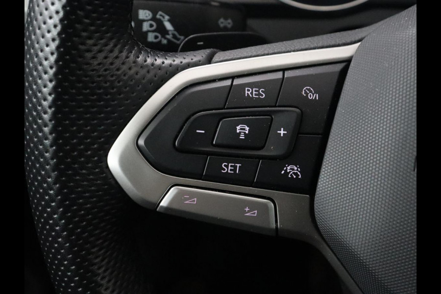 Volkswagen Passat 1.4 TSI PHEV GTE | Trekhaak | Stoelverwarming | Massage | Camera | Carplay | Adaptive cruise | Side Assist | Matrix LED | Navigatie | Parkeerhulp | Plug In