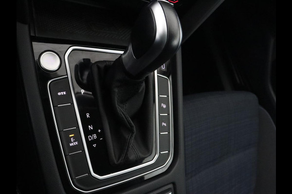 Volkswagen Passat 1.4 TSI PHEV GTE | Trekhaak | Stoelverwarming | Massage | Camera | Carplay | Adaptive cruise | Side Assist | Matrix LED | Navigatie | Parkeerhulp | Plug In