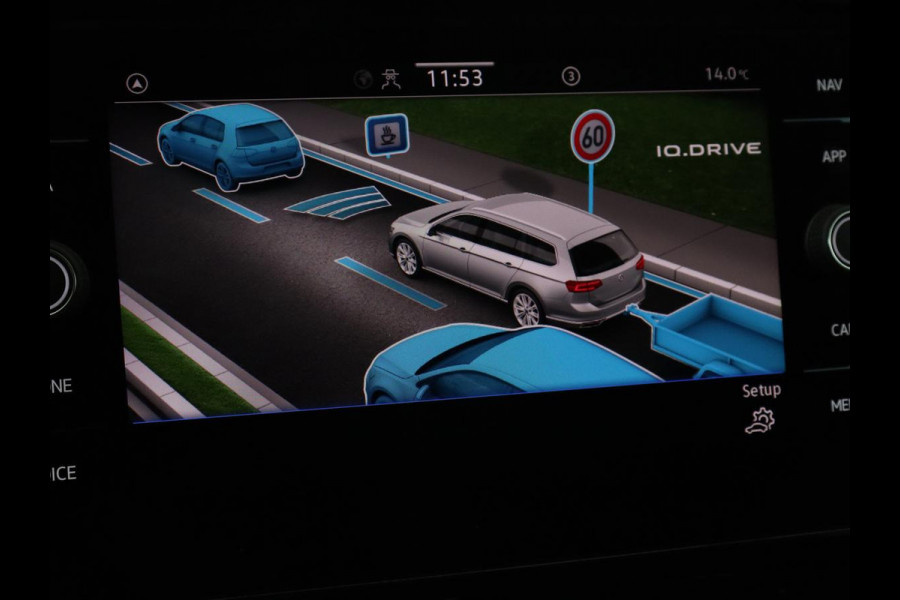 Volkswagen Passat 1.4 TSI PHEV GTE | Trekhaak | Stoelverwarming | Massage | Camera | Carplay | Adaptive cruise | Side Assist | Matrix LED | Navigatie | Parkeerhulp | Plug In