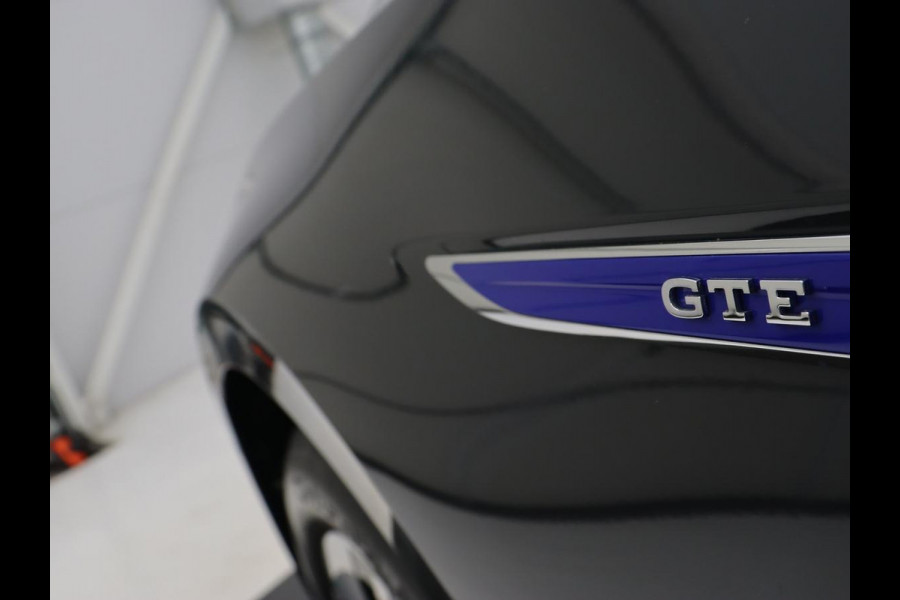 Volkswagen Passat 1.4 TSI PHEV GTE | Trekhaak | Stoelverwarming | Massage | Camera | Carplay | Adaptive cruise | Side Assist | Matrix LED | Navigatie | Parkeerhulp | Plug In