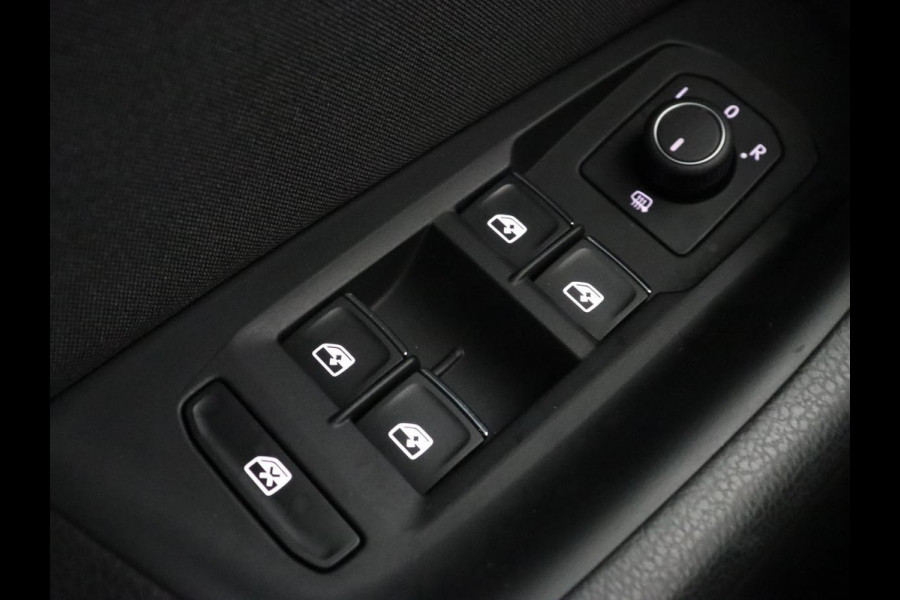 Volkswagen Passat 1.4 TSI PHEV GTE | Trekhaak | Stoelverwarming | Massage | Camera | Carplay | Adaptive cruise | Side Assist | Matrix LED | Navigatie | Parkeerhulp | Plug In