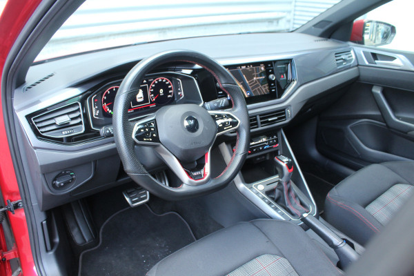 Volkswagen Polo 2.0 TSI 207pk GTI DSG7 Panoramadak Clima Cruise Navi Camera Carplay Dig. Cockpit 18"LMV Stoelverwarming