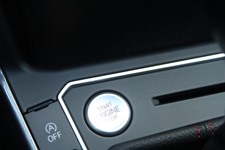 Volkswagen Polo 2.0 TSI 207pk GTI DSG7 Panoramadak Clima Cruise Navi Camera Carplay Dig. Cockpit 18"LMV Stoelverwarming