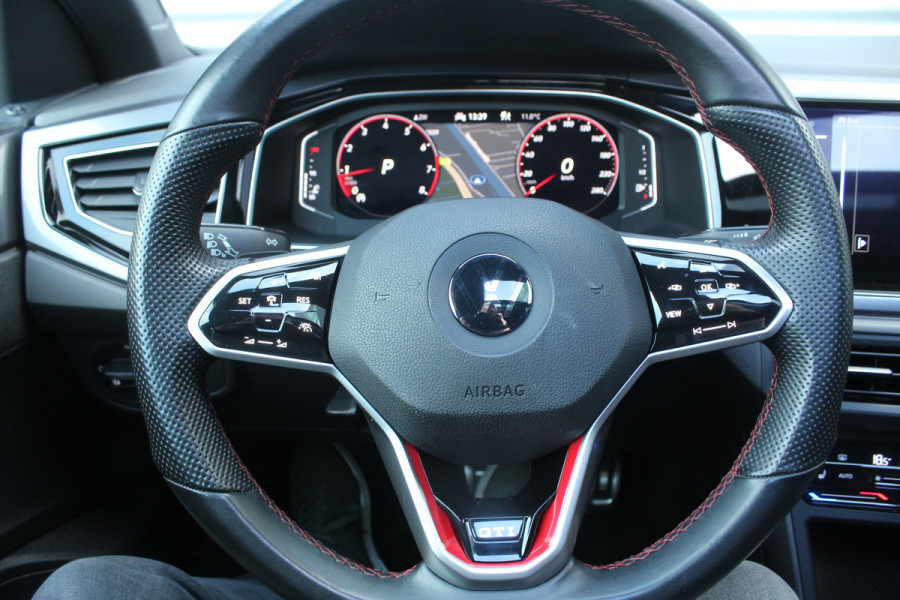 Volkswagen Polo 2.0 TSI 207pk GTI DSG7 Panoramadak Clima Cruise Navi Camera Carplay Dig. Cockpit 18"LMV Stoelverwarming
