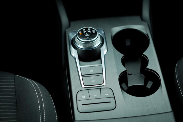 Ford Kuga 2.5 PHEV Titanium X / Winter Pack / Privacy Glass / Trekhaak voorbereiding