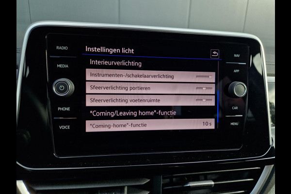 Volkswagen T-Roc 1.5 TSI DSG 150PK R-Line /ACC/ IQ light /1e eigenaar