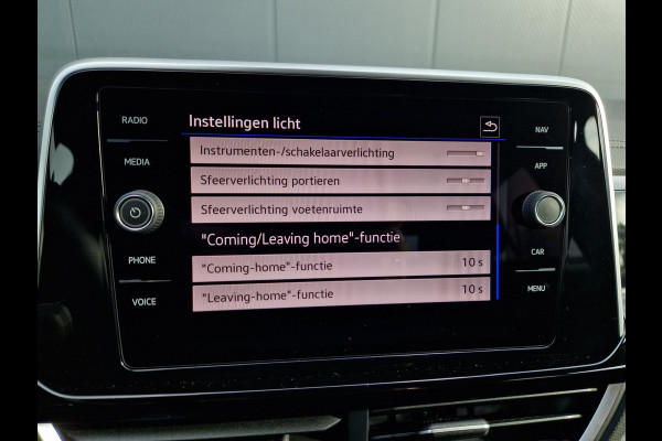 Volkswagen T-Roc 1.5 TSI DSG 150PK R-Line /ACC/ IQ light /1e eigenaar