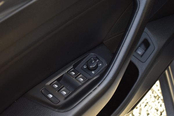 Volkswagen Arteon 2.0 TSI 190PK DSG R-LINE BUSINESS LEDER/CAMERA/VIRTUAL