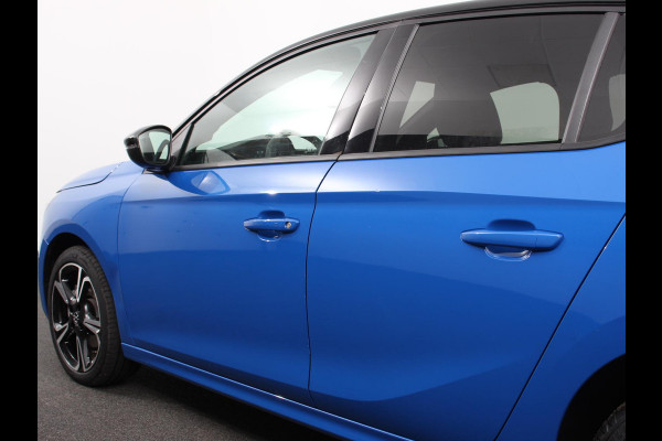 Opel Corsa 1.2 Turbo 136pk Hybrid GS Automaat | Navigatie | Apple Carplay/ Android Auto | Camera | Parkeersensoren | Cruise Control | Stoel- en stuurverwarming | Airco | Lichtmetalen velgen | Getinte ramen