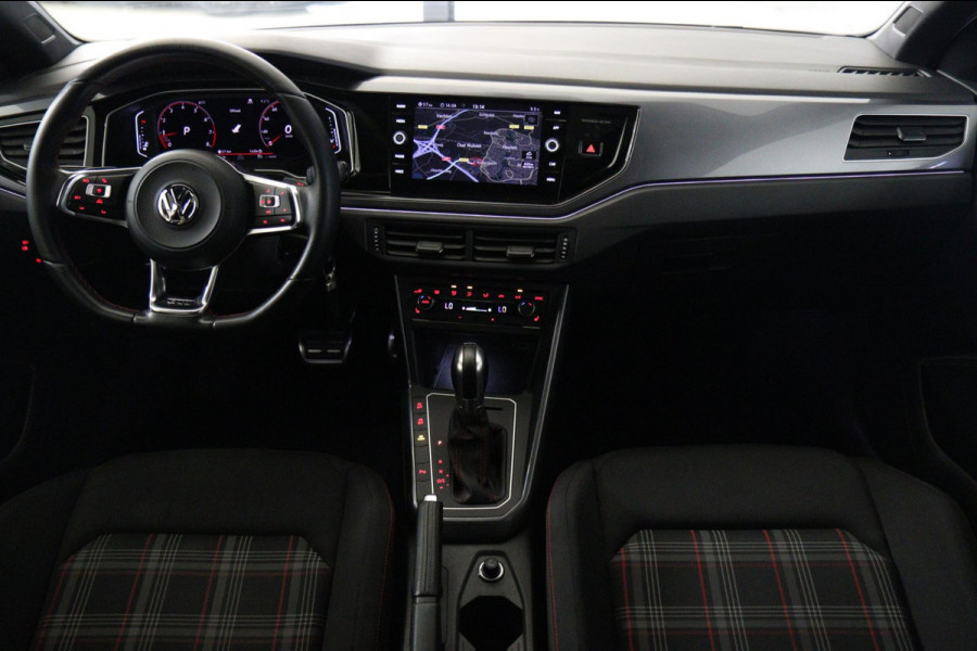 Volkswagen Polo 2.0 TSI GTI PANO/CARPLAY/CAM/SFEERVER/BLINDESPOT/VOL