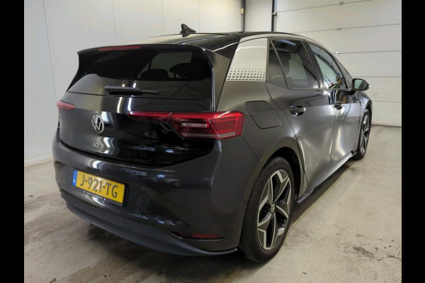 Volkswagen ID.3 First Plus 58 kWh Airco Navi Carplay 19" LM Velgen Adaptive Cruise Control LED Matrix IQ Light DAB+ Alcantara PDC VA + Camera Stoel/Stuurwielverwarming