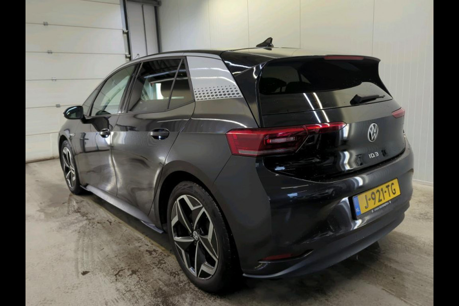 Volkswagen ID.3 First Plus 58 kWh Airco Navi Carplay 19" LM Velgen Adaptive Cruise Control LED Matrix IQ Light DAB+ Alcantara PDC VA + Camera Stoel/Stuurwielverwarming