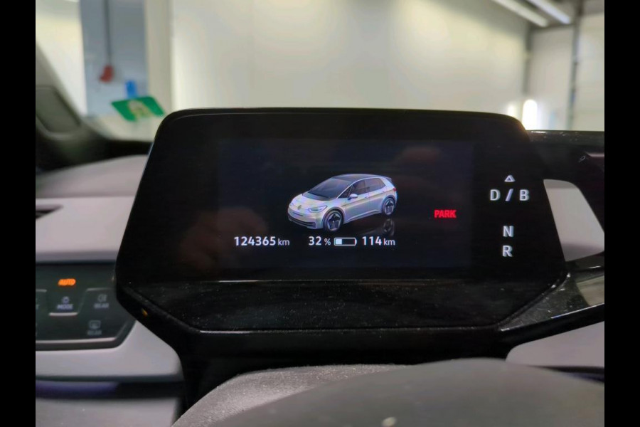 Volkswagen ID.3 First Plus 58 kWh Airco Navi Carplay 19" LM Velgen Adaptive Cruise Control LED Matrix IQ Light DAB+ Alcantara PDC VA + Camera Stoel/Stuurwielverwarming