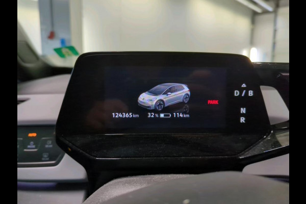 Volkswagen ID.3 First Plus 58 kWh Airco Navi Carplay 19" LM Velgen Adaptive Cruise Control LED Matrix IQ Light DAB+ Alcantara PDC VA + Camera Stoel/Stuurwielverwarming