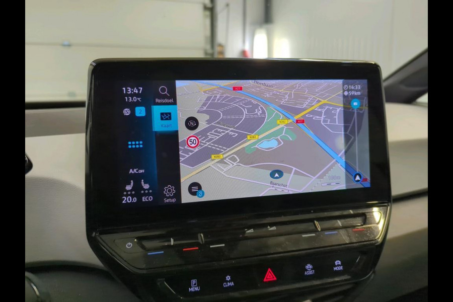 Volkswagen ID.3 First Plus 58 kWh Airco Navi Carplay 19" LM Velgen Adaptive Cruise Control LED Matrix IQ Light DAB+ Alcantara PDC VA + Camera Stoel/Stuurwielverwarming