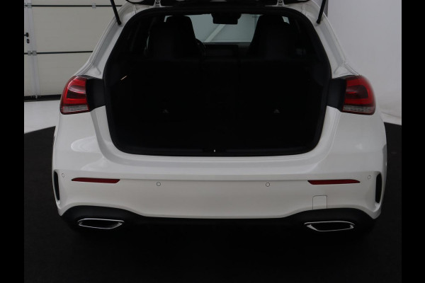 Mercedes-Benz A-Klasse 250e AMG Limited | Stoelverwarming | Widescreen | Sfeerverlichting | Camera | Navigatie | Leder/Alcantara | Park Assist | Sportstoelen | Full LED | Climate control | PHEV | Plug In