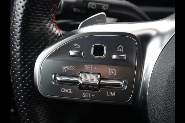 Mercedes-Benz A-Klasse 250e AMG Limited | Stoelverwarming | Widescreen | Sfeerverlichting | Camera | Navigatie | Leder/Alcantara | Park Assist | Sportstoelen | Full LED | Climate control | PHEV | Plug In