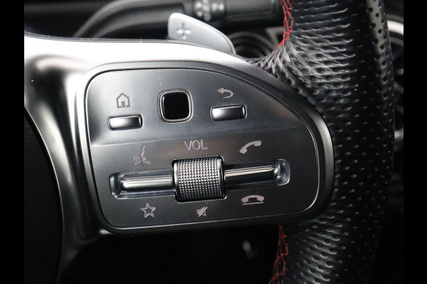 Mercedes-Benz A-Klasse 250e AMG Limited | Stoelverwarming | Widescreen | Sfeerverlichting | Camera | Navigatie | Leder/Alcantara | Park Assist | Sportstoelen | Full LED | Climate control | PHEV | Plug In