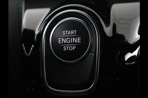 Mercedes-Benz A-Klasse 250e AMG Limited | Stoelverwarming | Widescreen | Sfeerverlichting | Camera | Navigatie | Leder/Alcantara | Park Assist | Sportstoelen | Full LED | Climate control | PHEV | Plug In