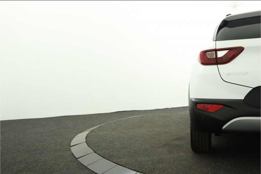 Kia Stonic 1.0 T-GDi MHEV DynamicPlusLine Apple Carplay/Android Auto - Cruise Control - Climate Control - Navigatie - Stoel/Stuur Verwarming - Fabrieksgarantie tot 10-2031