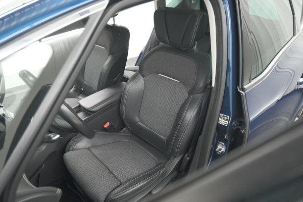Renault Scénic TCe 140 EDC Bose | Trekhaak | Camera | Stoelverwarming | Adaptieve Cruise Control | Dodehoekdetectie