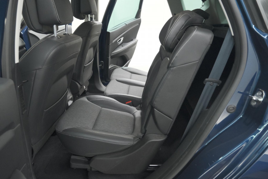 Renault Scénic TCe 140 EDC Bose | Trekhaak | Camera | Stoelverwarming | Adaptieve Cruise Control | Dodehoekdetectie