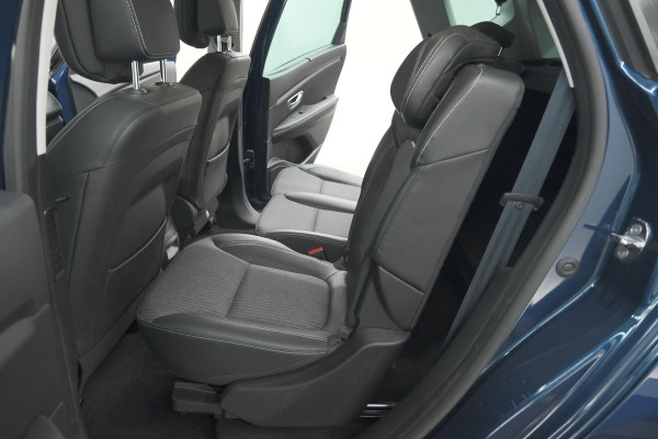 Renault Scénic TCe 140 EDC Bose | Trekhaak | Camera | Stoelverwarming | Adaptieve Cruise Control | Dodehoekdetectie