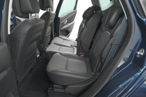Renault Scénic TCe 140 EDC Bose | Trekhaak | Camera | Stoelverwarming | Adaptieve Cruise Control | Dodehoekdetectie