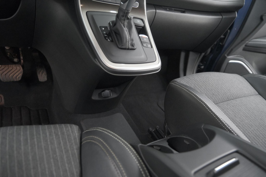 Renault Scénic TCe 140 EDC Bose | Trekhaak | Camera | Stoelverwarming | Adaptieve Cruise Control | Dodehoekdetectie