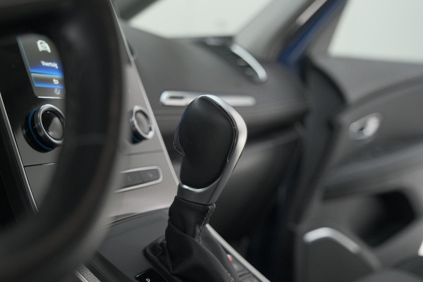 Renault Scénic TCe 140 EDC Bose | Trekhaak | Camera | Stoelverwarming | Adaptieve Cruise Control | Dodehoekdetectie