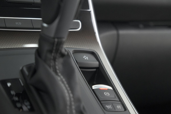 Renault Scénic TCe 140 EDC Bose | Trekhaak | Camera | Stoelverwarming | Adaptieve Cruise Control | Dodehoekdetectie