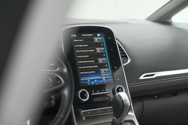 Renault Scénic TCe 140 EDC Bose | Trekhaak | Camera | Stoelverwarming | Adaptieve Cruise Control | Dodehoekdetectie