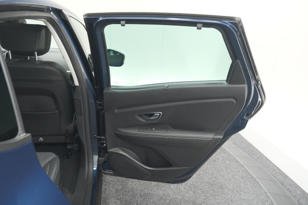 Renault Scénic TCe 140 EDC Bose | Trekhaak | Camera | Stoelverwarming | Adaptieve Cruise Control | Dodehoekdetectie