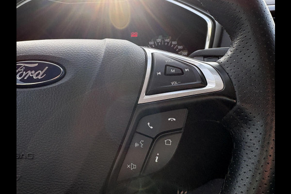 Ford Mondeo Wagon 1.5 EcoBoost ST Line 160pk | Trekhaak | Winterpack | Parkeersensoren | Navigatie | Climate Control