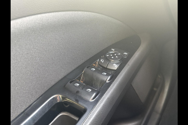 Ford Mondeo Wagon 1.5 EcoBoost ST Line 160pk | Trekhaak | Winterpack | Parkeersensoren | Navigatie | Climate Control