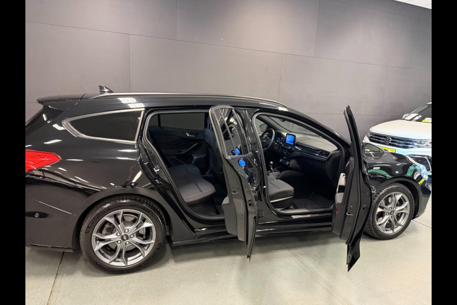 Ford FOCUS Wagon 1.0 EcoBoost Hybrid ST Line X Business NAVI/CAM/DAB/CARPLAY/ECC/PDC/CRUISE///