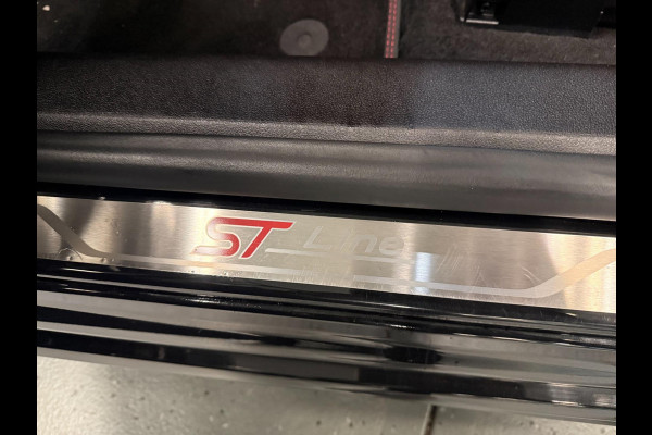 Ford FOCUS Wagon 1.0 EcoBoost Hybrid ST Line X Business NAVI/CAM/DAB/CARPLAY/ECC/PDC/CRUISE///